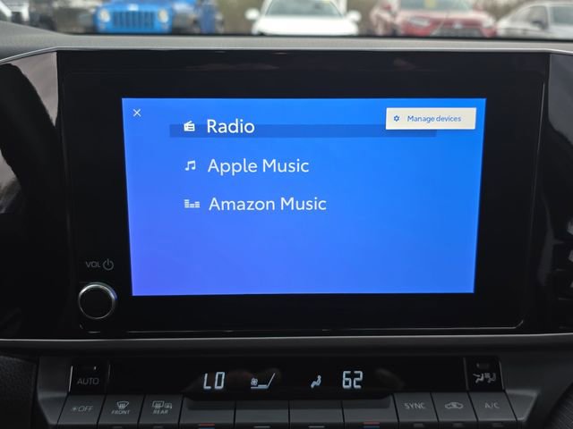 Used 2025 Toyota Camry SE w/ Convenience Package image 20