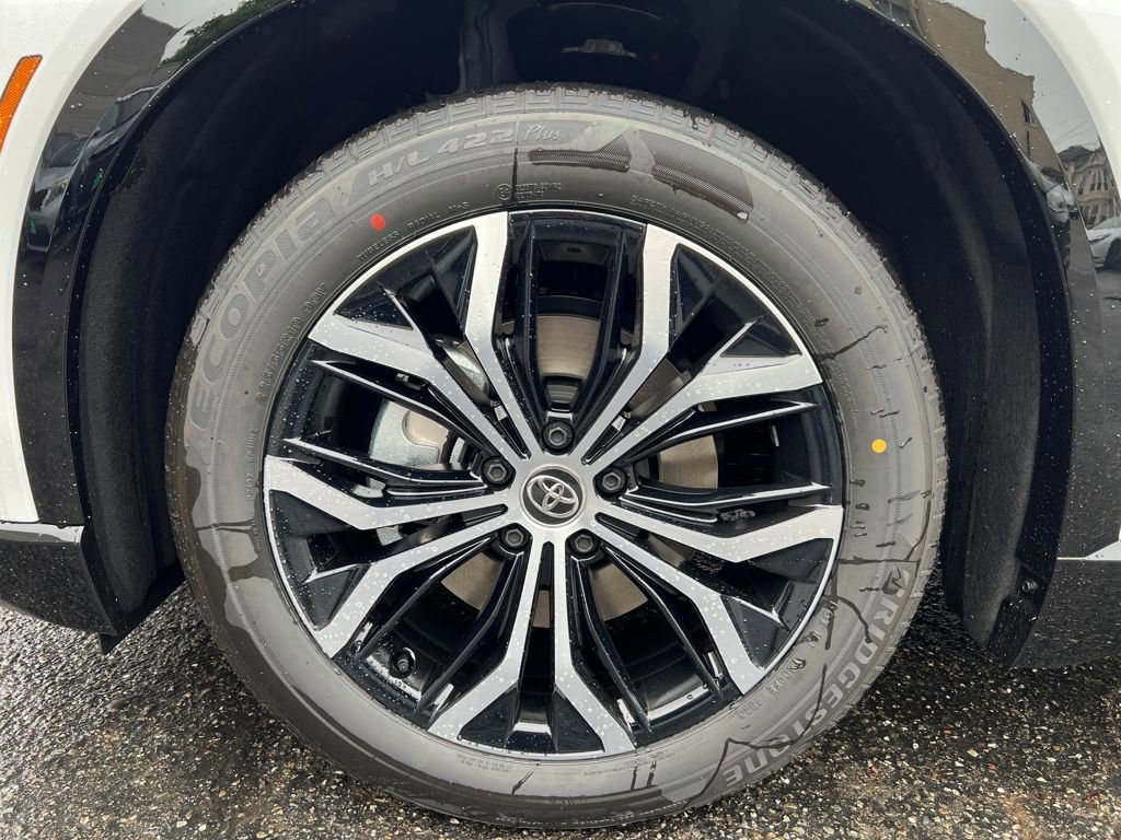 New 2026 Toyota Crown Signia image 6