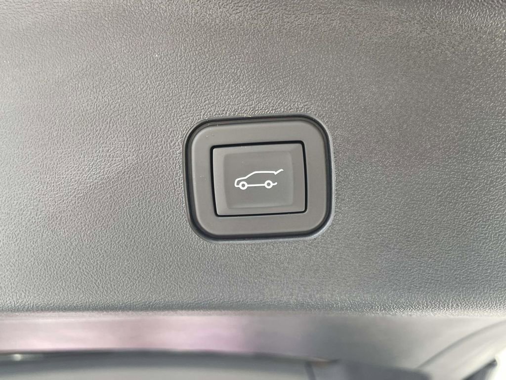 New 2026 Cadillac Vistiq Luxury w/ LPO, Premium Carpet Package image 11