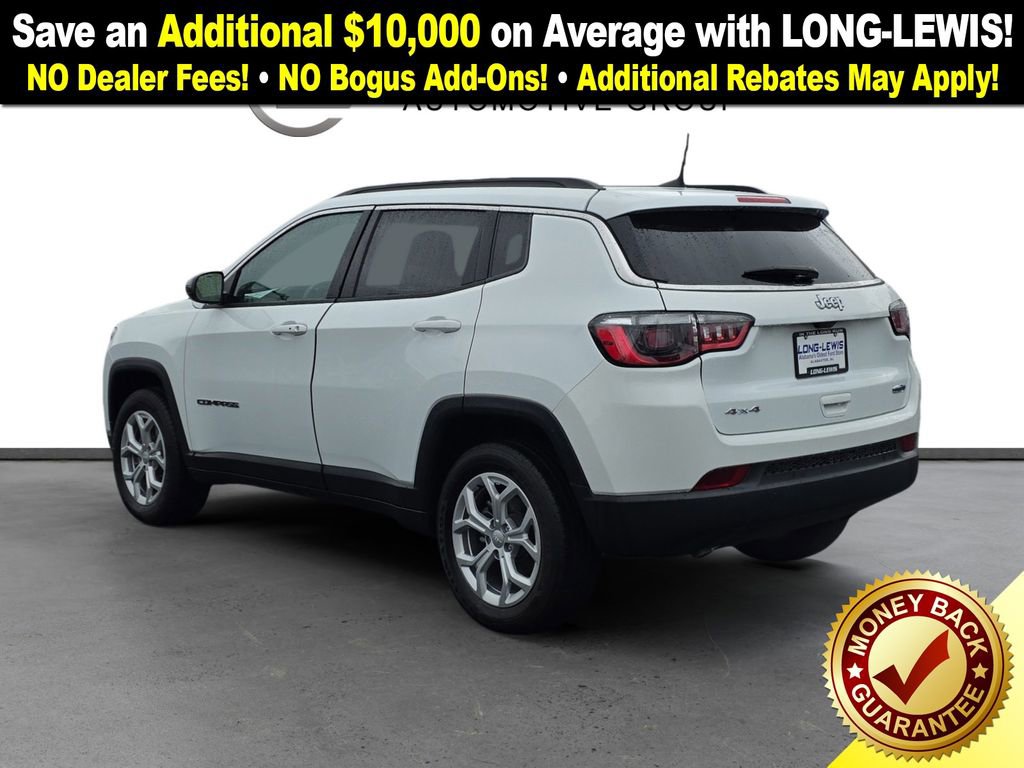 Used 2024 Jeep Compass Latitude image 4