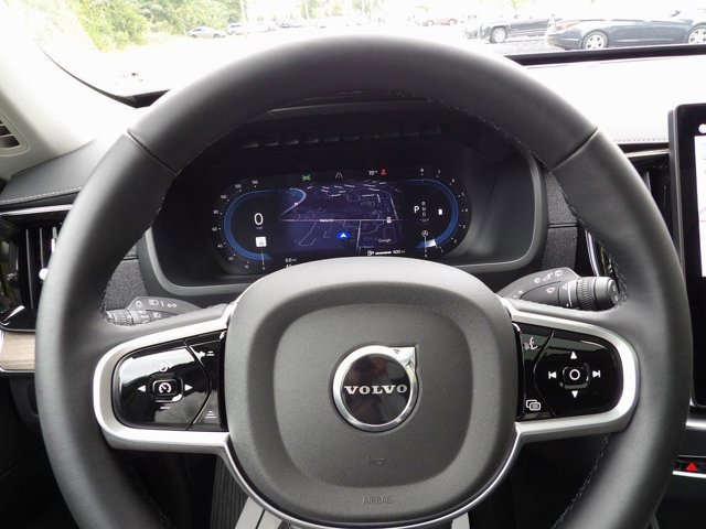 Certified 2025 Volvo XC90 B6 Plus image 15