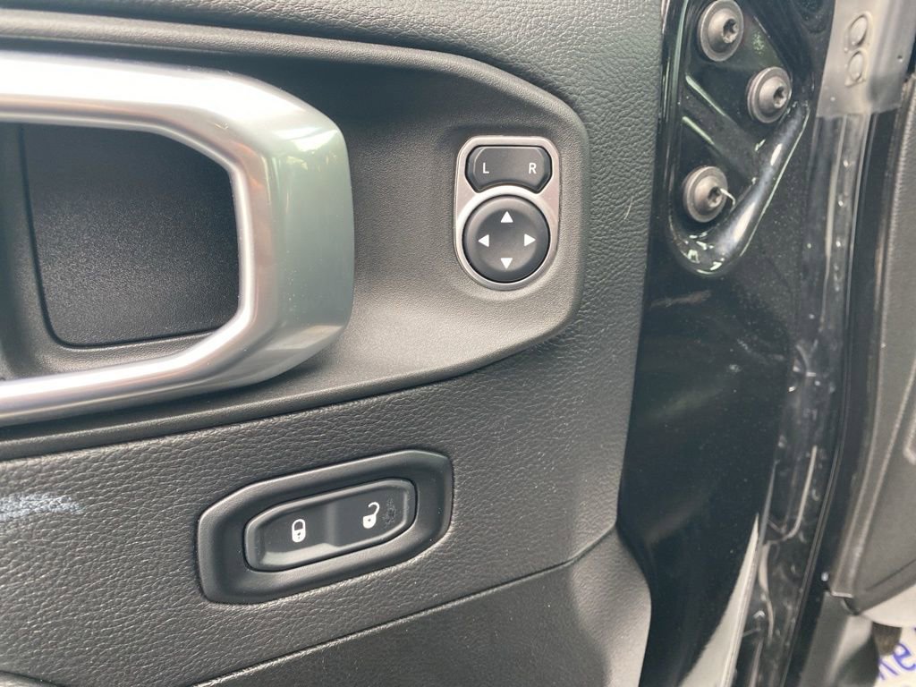 Used 2022 Jeep Gladiator Rubicon w/ LED Lighting Group AWD/4WD image 11