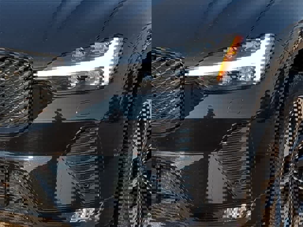 Used 2026 Volvo XC60 B5 Plus w/ Protection Package Premier image 10