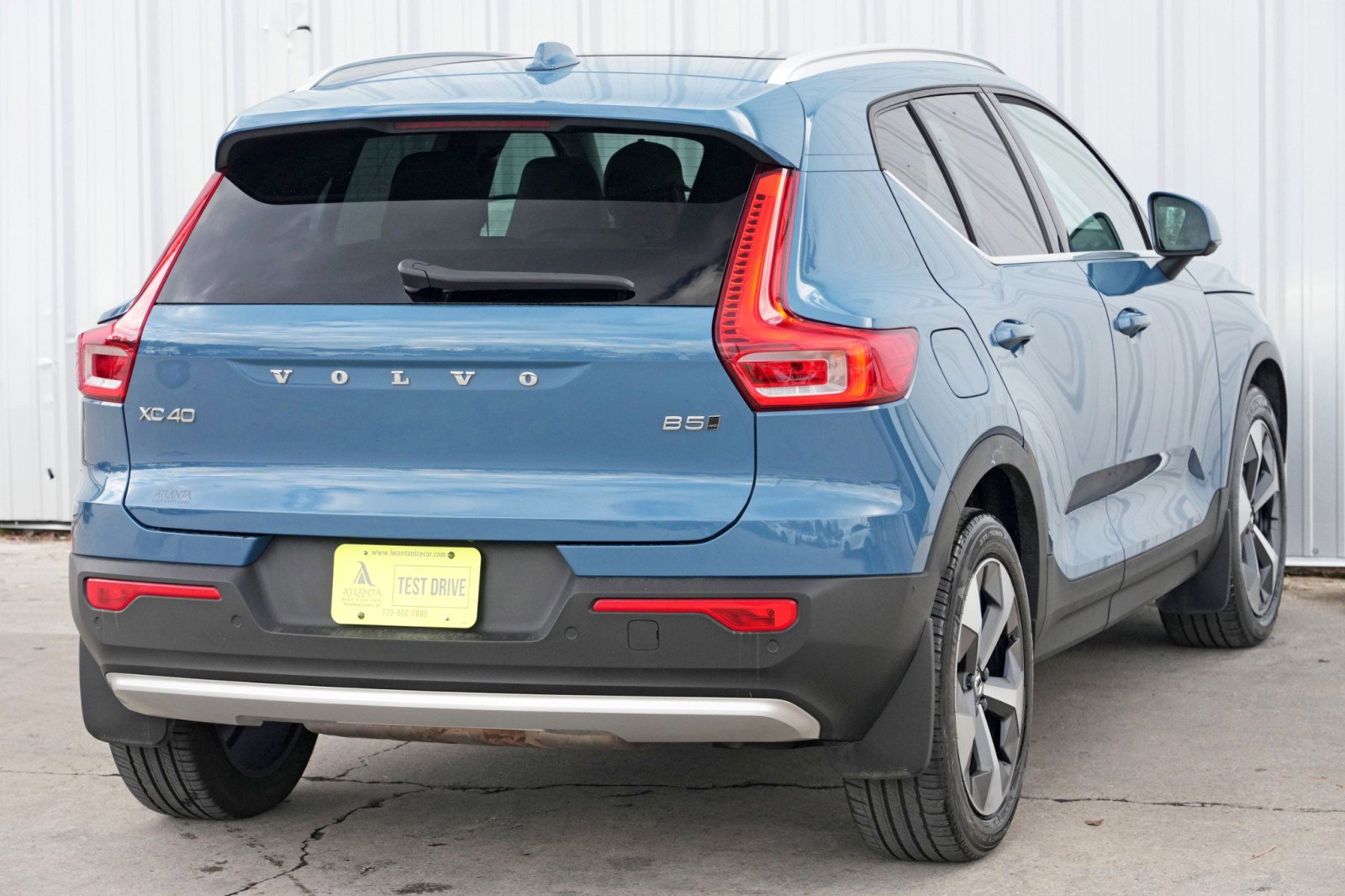 Used 2023 Volvo XC40 B5 Ultimate image 53