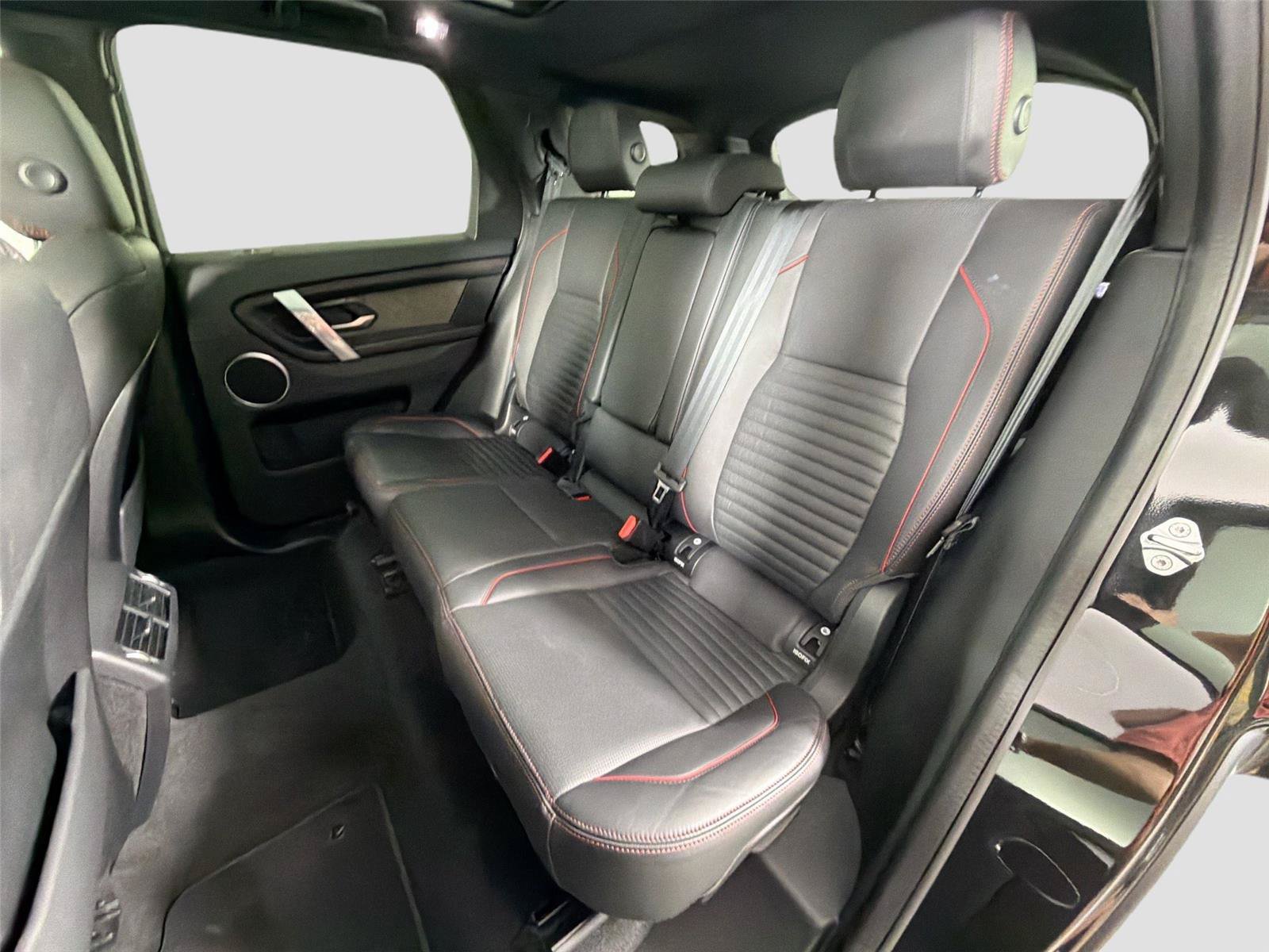 Used 2020 Land Rover Discovery Sport SE R-Dynamic AWD/4WD image 24