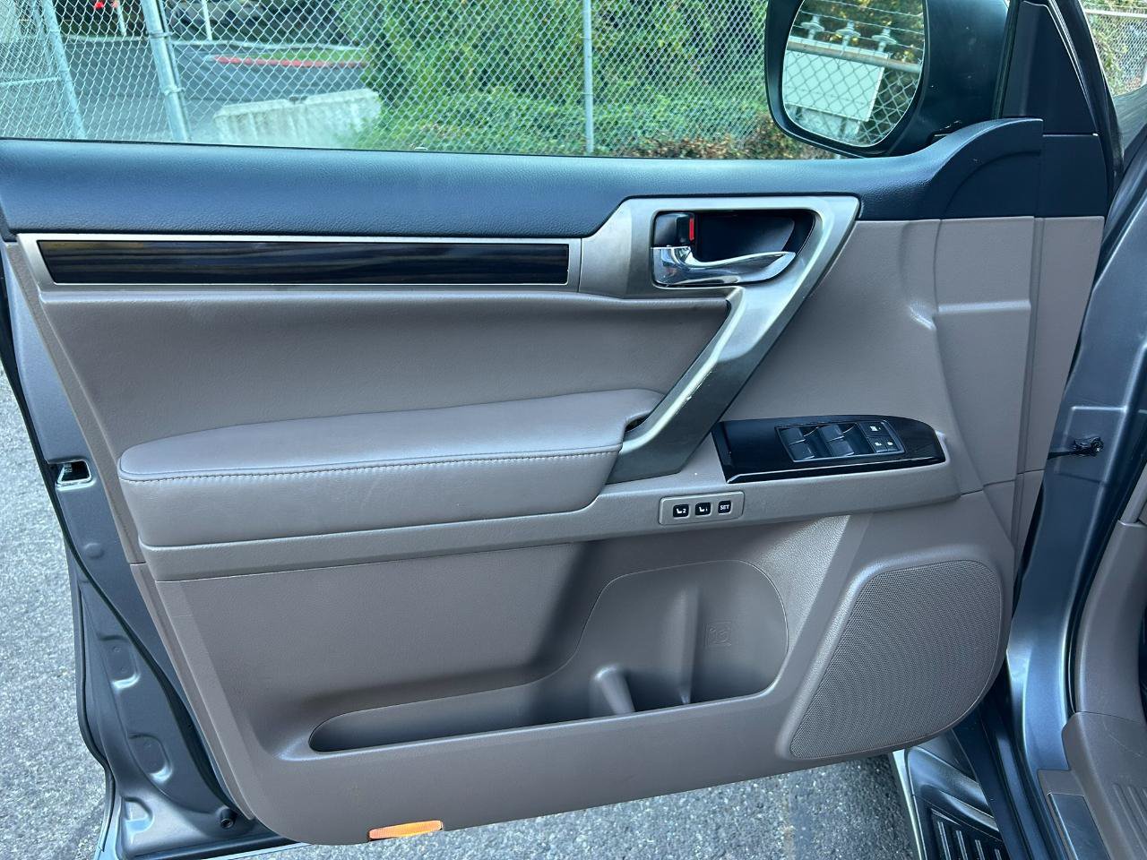 Used 2018 Lexus GX 460 w/ Navigation Package AWD/4WD image 13