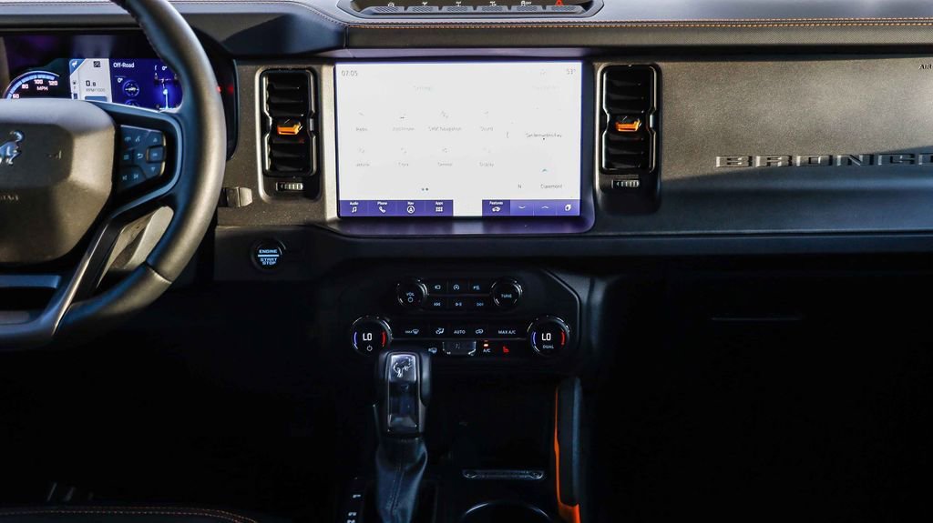 Used 2024 Ford Bronco Badlands image 16