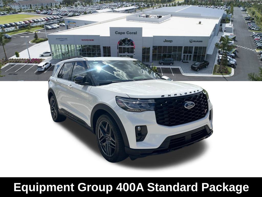 Used 2025 Ford Explorer ST AWD/4WD image 3