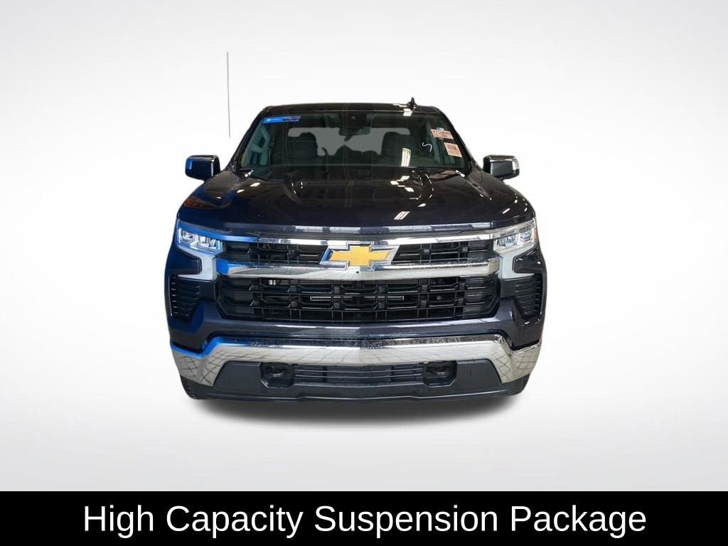 Used 2024 Chevrolet Silverado 1500 LT AWD/4WD image 2