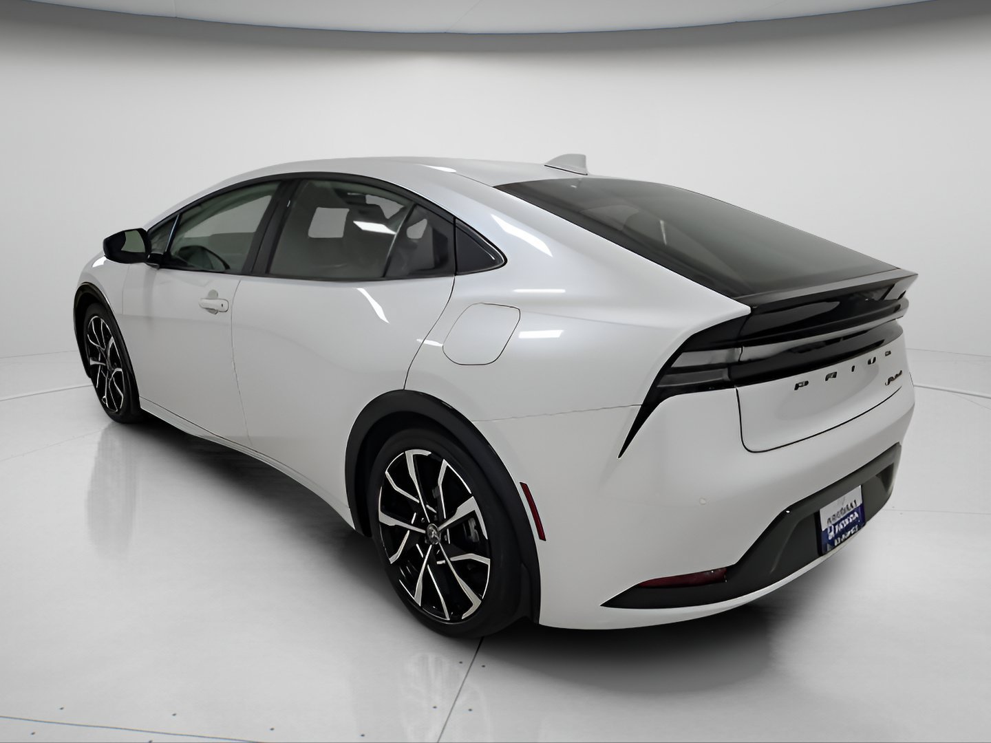 Used 2024 Toyota Prius Prime FWD image 5