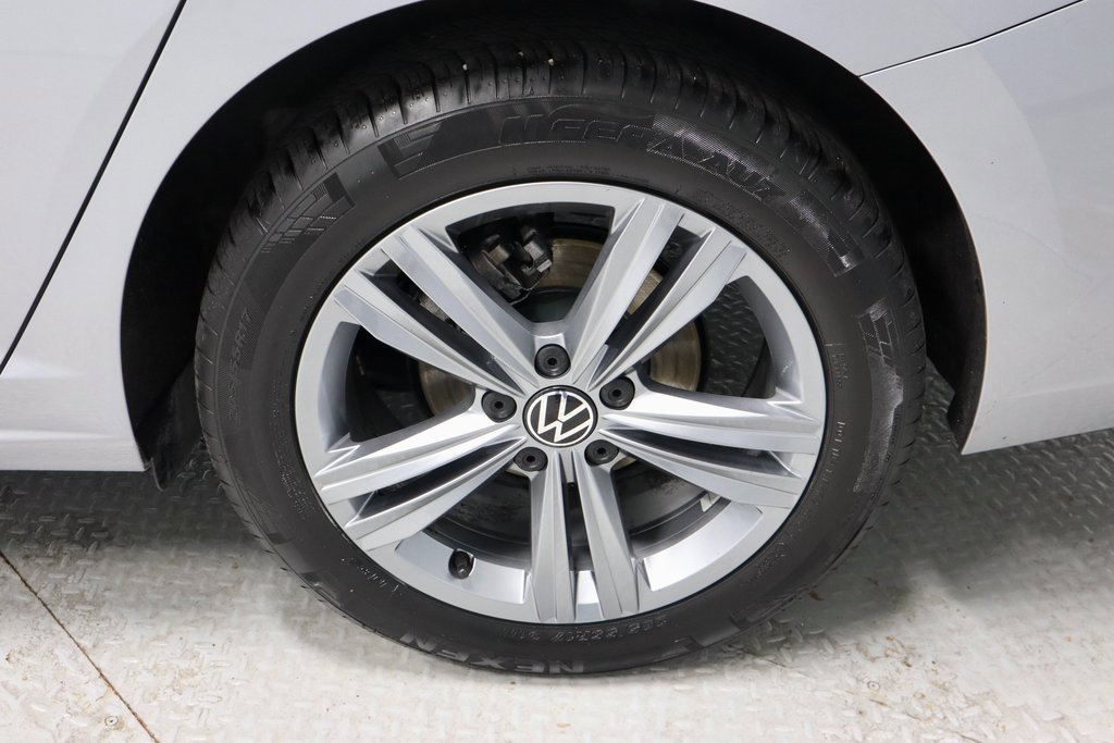 Used 2024 Volkswagen Jetta SE image 19