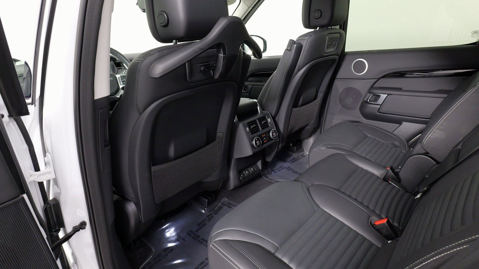 Used 2024 Land Rover Discovery S image 37