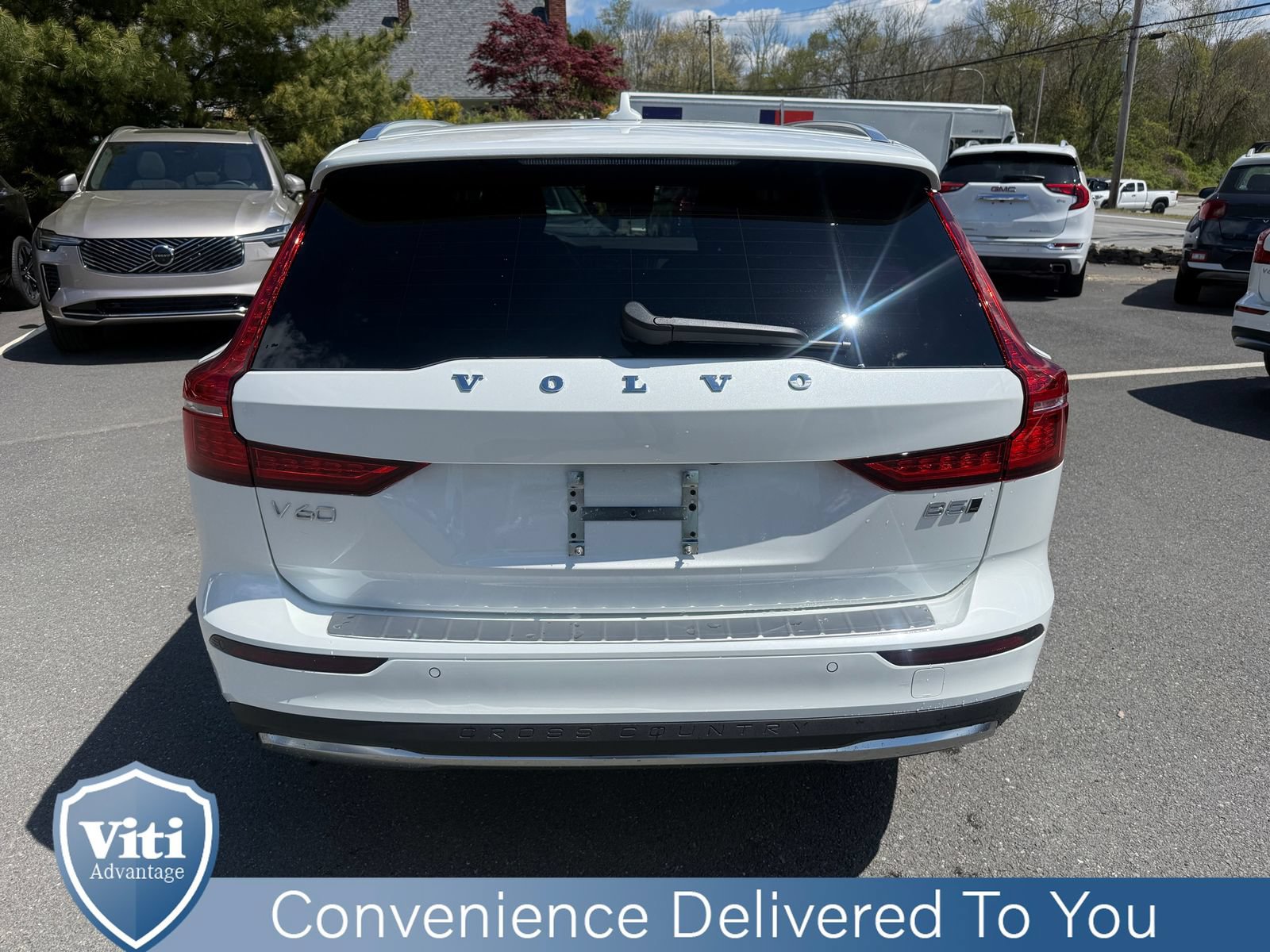 New 2026 Volvo V60 B5 Cross Country Ultra w/ Protection Package Premier AWD/4WD image 7