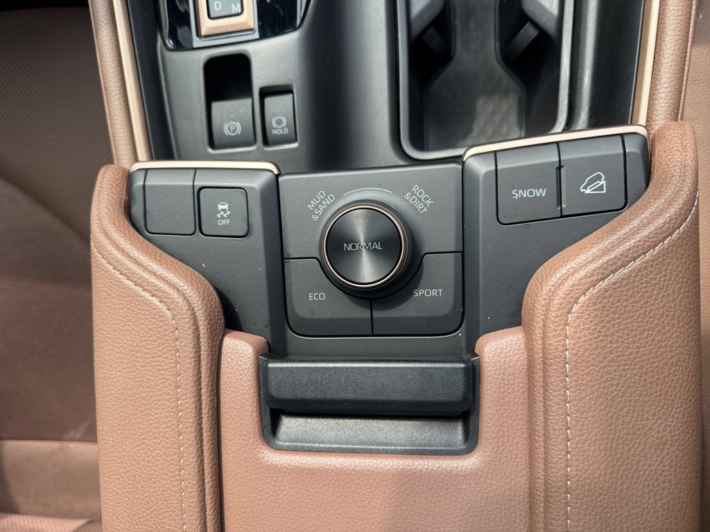 Used 2025 Toyota Grand Highlander AWD Hybrid image 18