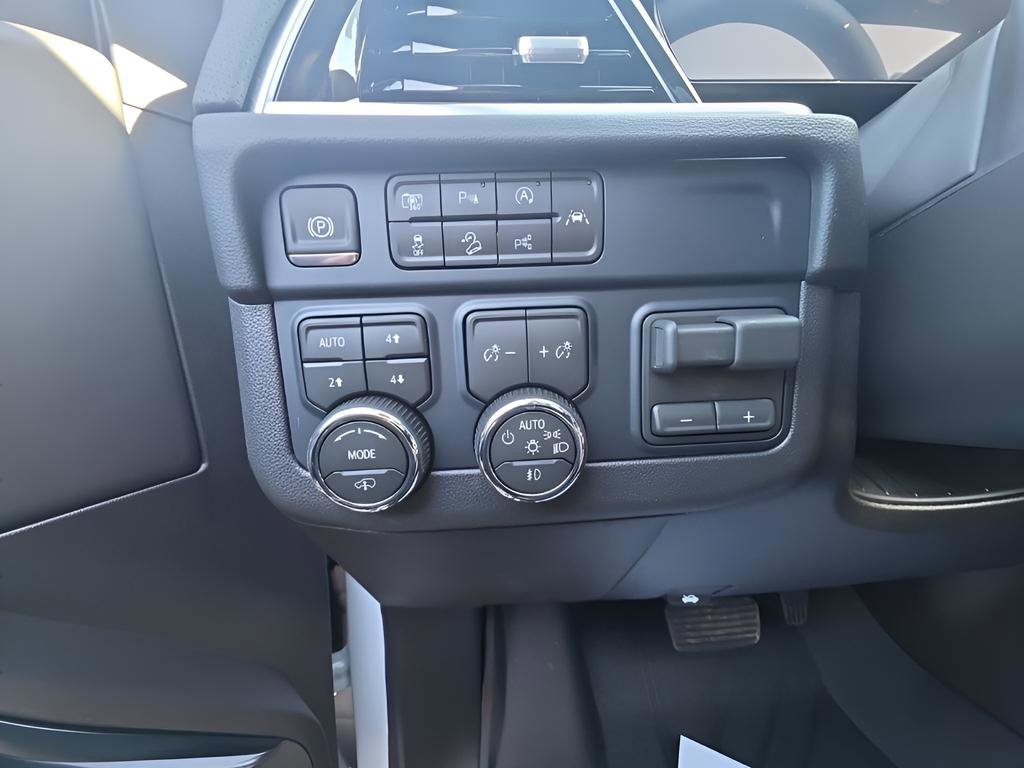 New 2026 Chevrolet Suburban High Country AWD/4WD image 25