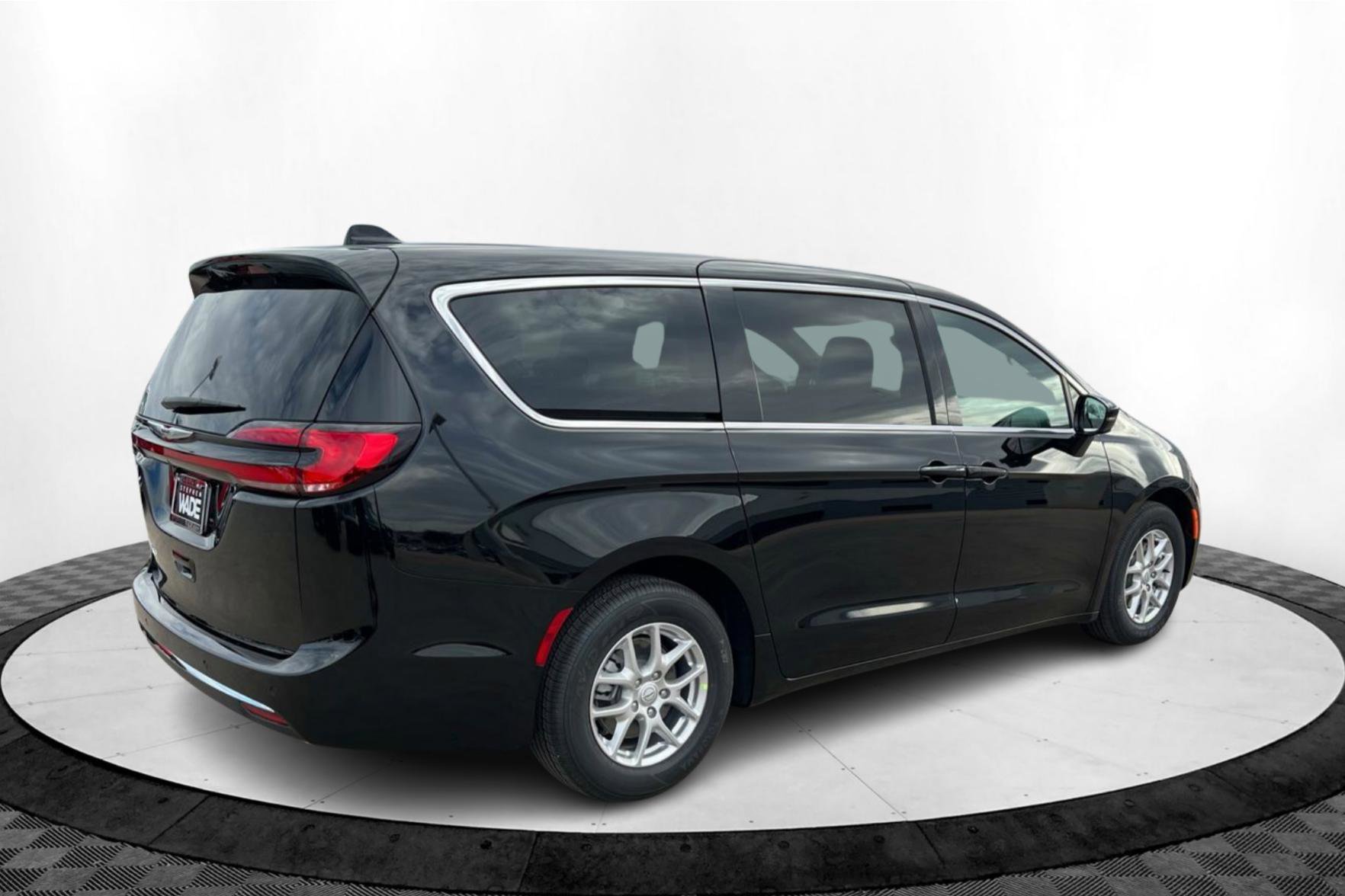 New 2026 Chrysler Pacifica Select FWD image 5