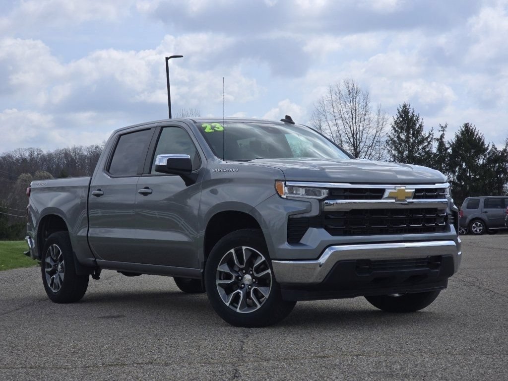 Used 2023 Chevrolet Silverado 1500 LT AWD/4WD image 2