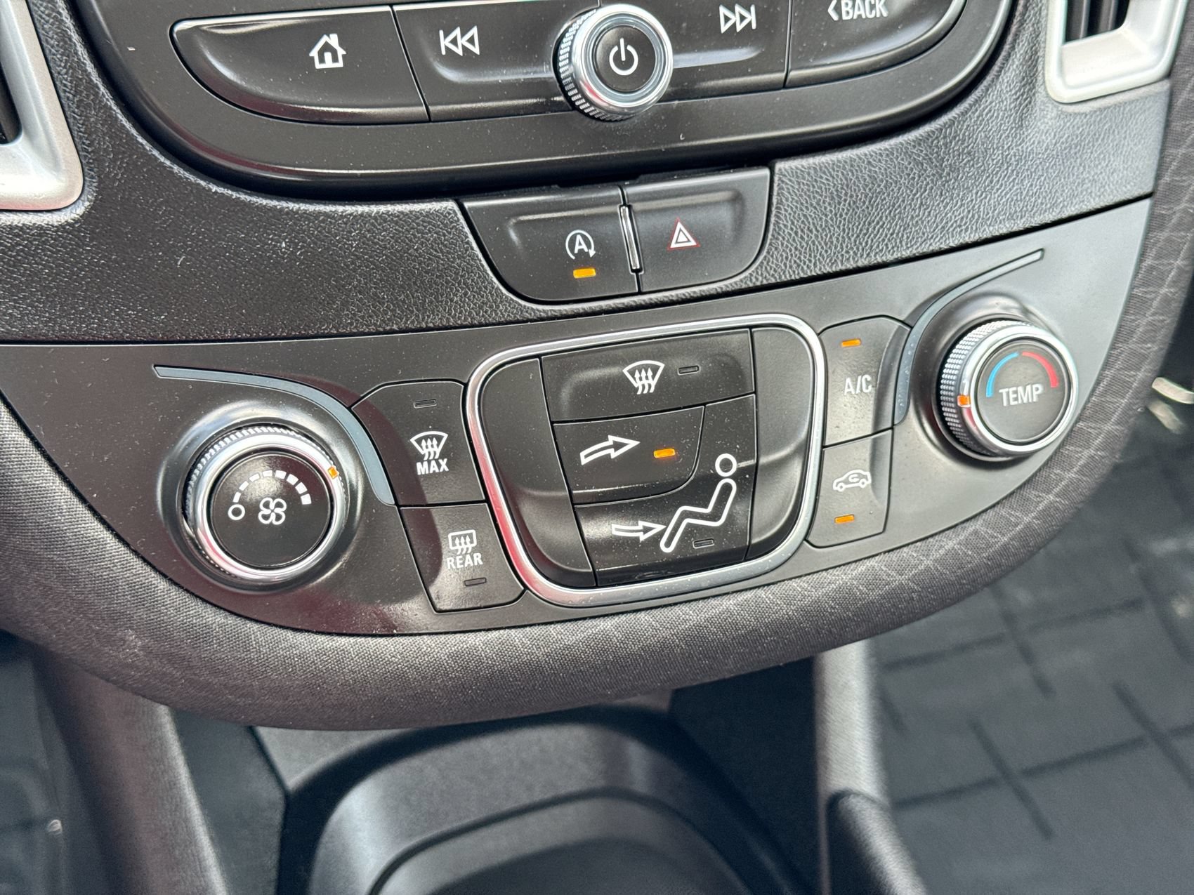 Used 2023 Chevrolet Malibu RS FWD image 18