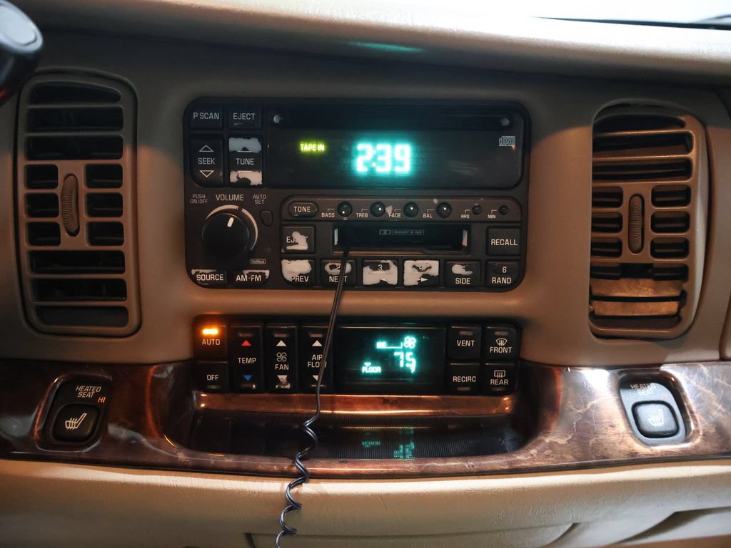 Used 2004 Buick Park Avenue w/ Prestige Feature Package FWD image 24
