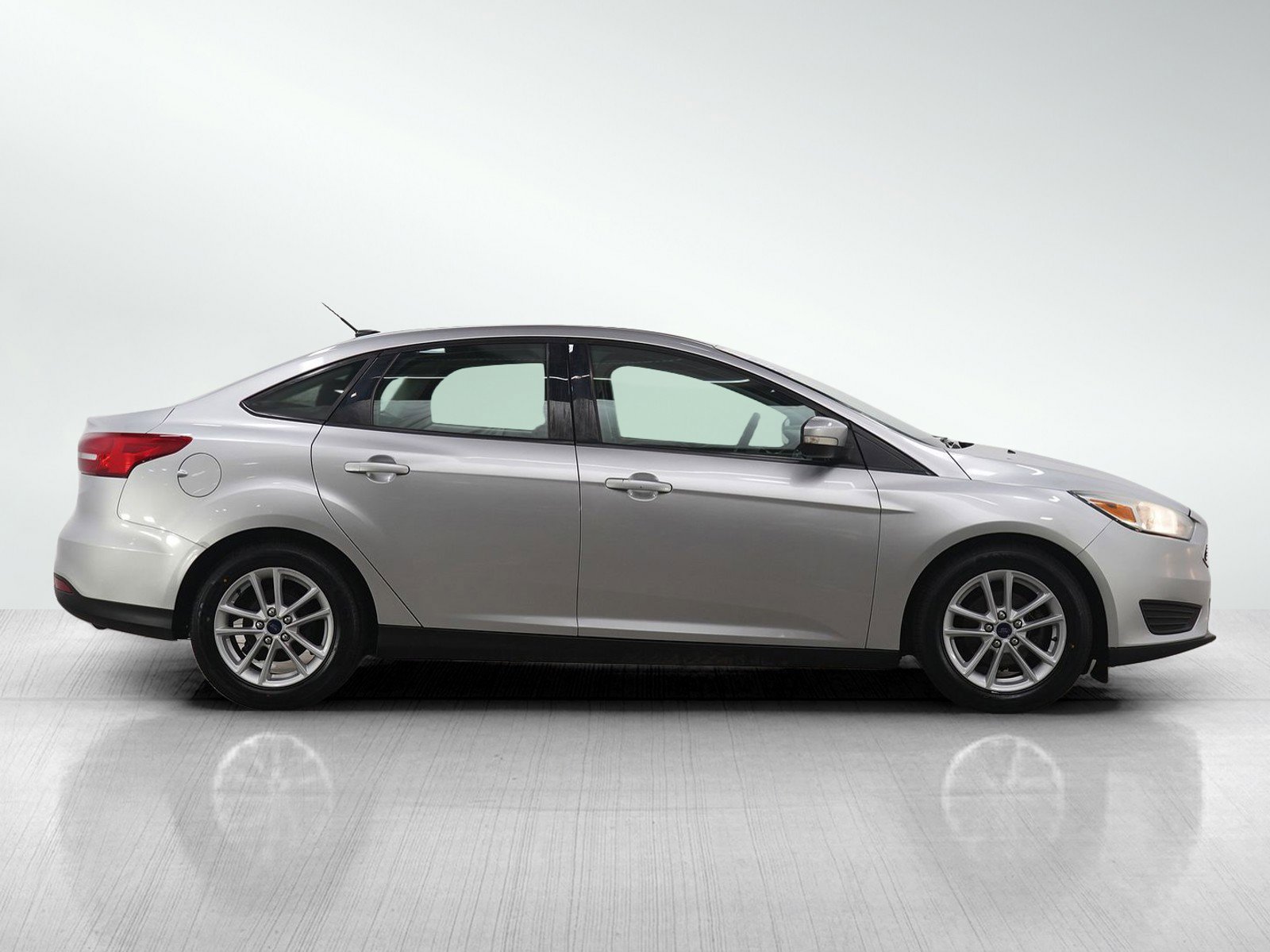 Used 2017 Ford Focus SE image 6