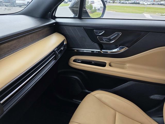 Certified 2022 Lincoln Corsair Reserve w/ Elements Package image 17