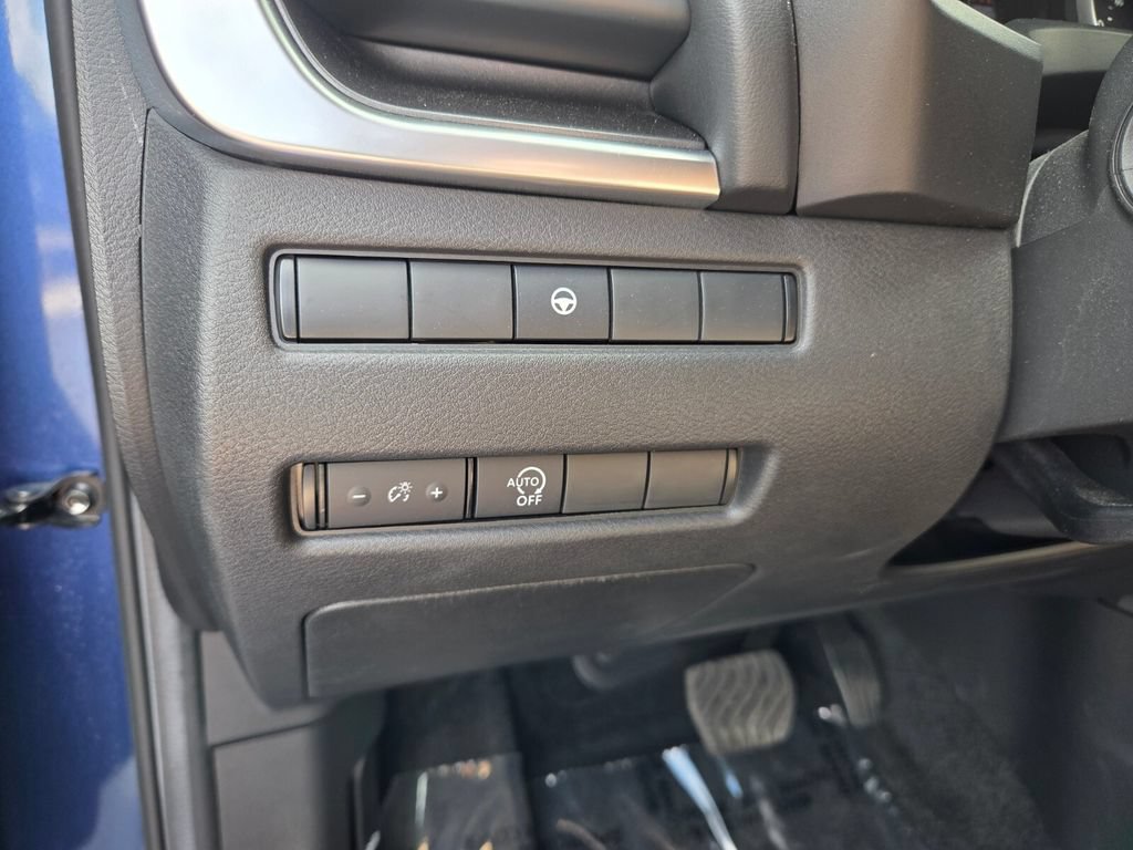 Used 2023 Nissan Rogue SV FWD image 19