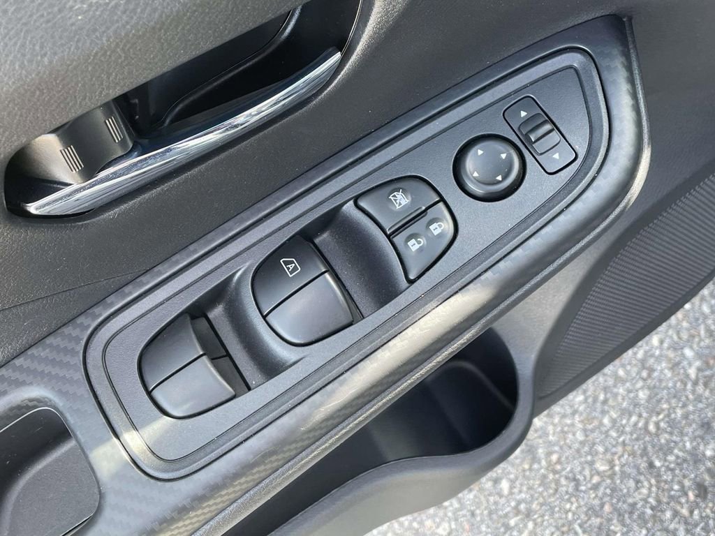 Used 2025 Nissan Versa SV w/ Trunk Package image 16