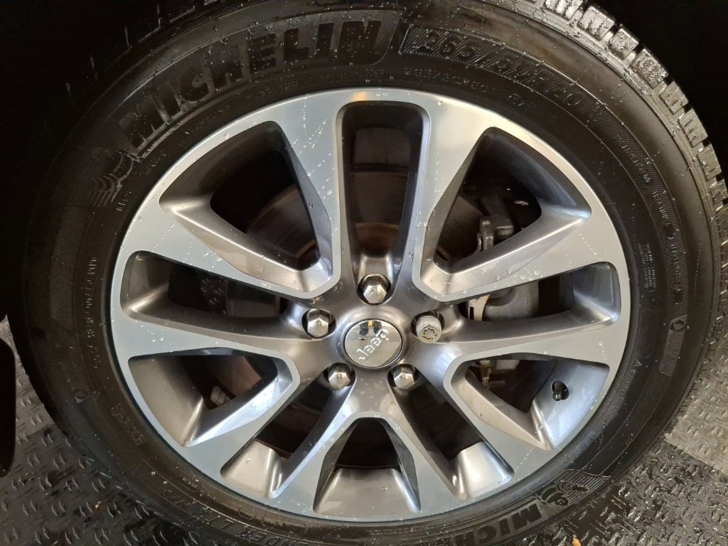 Used 2018 Jeep Grand Cherokee Limited w/ Trailer Tow Group IV image 3