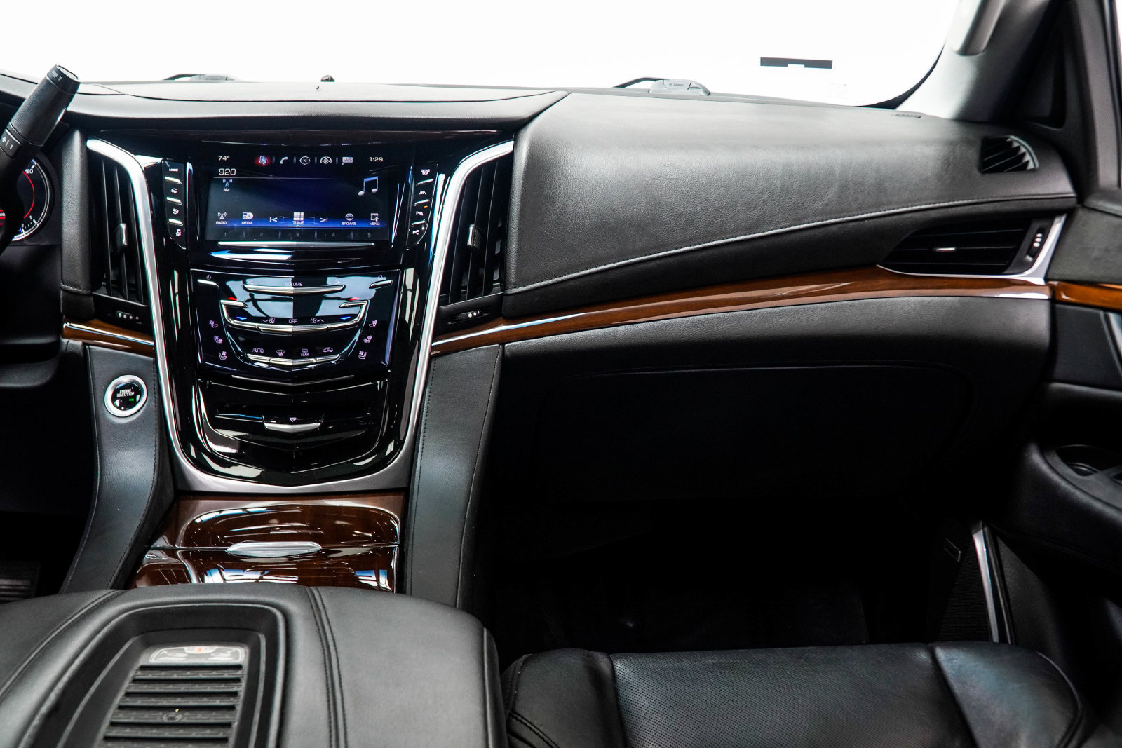 Used 2020 Cadillac Escalade Luxury RWD image 19