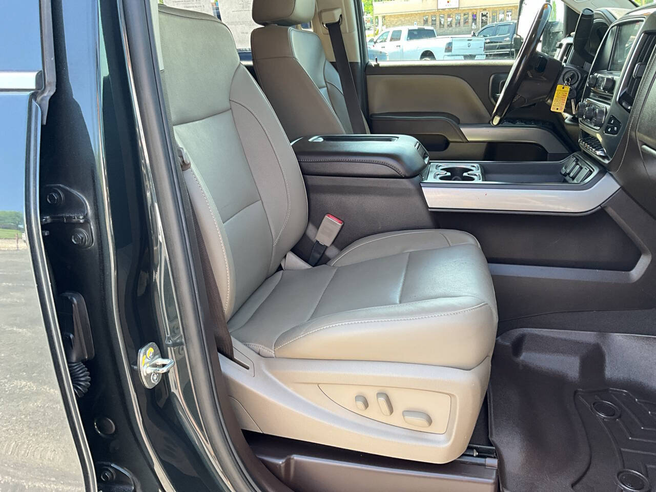 Used 2019 Chevrolet Silverado 2500 LTZ w/ Duramax Plus Package AWD/4WD image 37