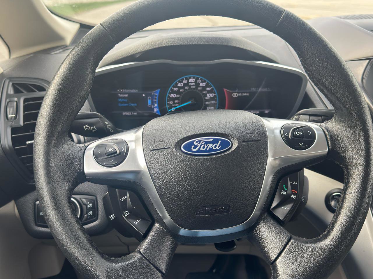 Used 2015 Ford C-MAX Energi SEL w/ Equipment Group 301A image 19