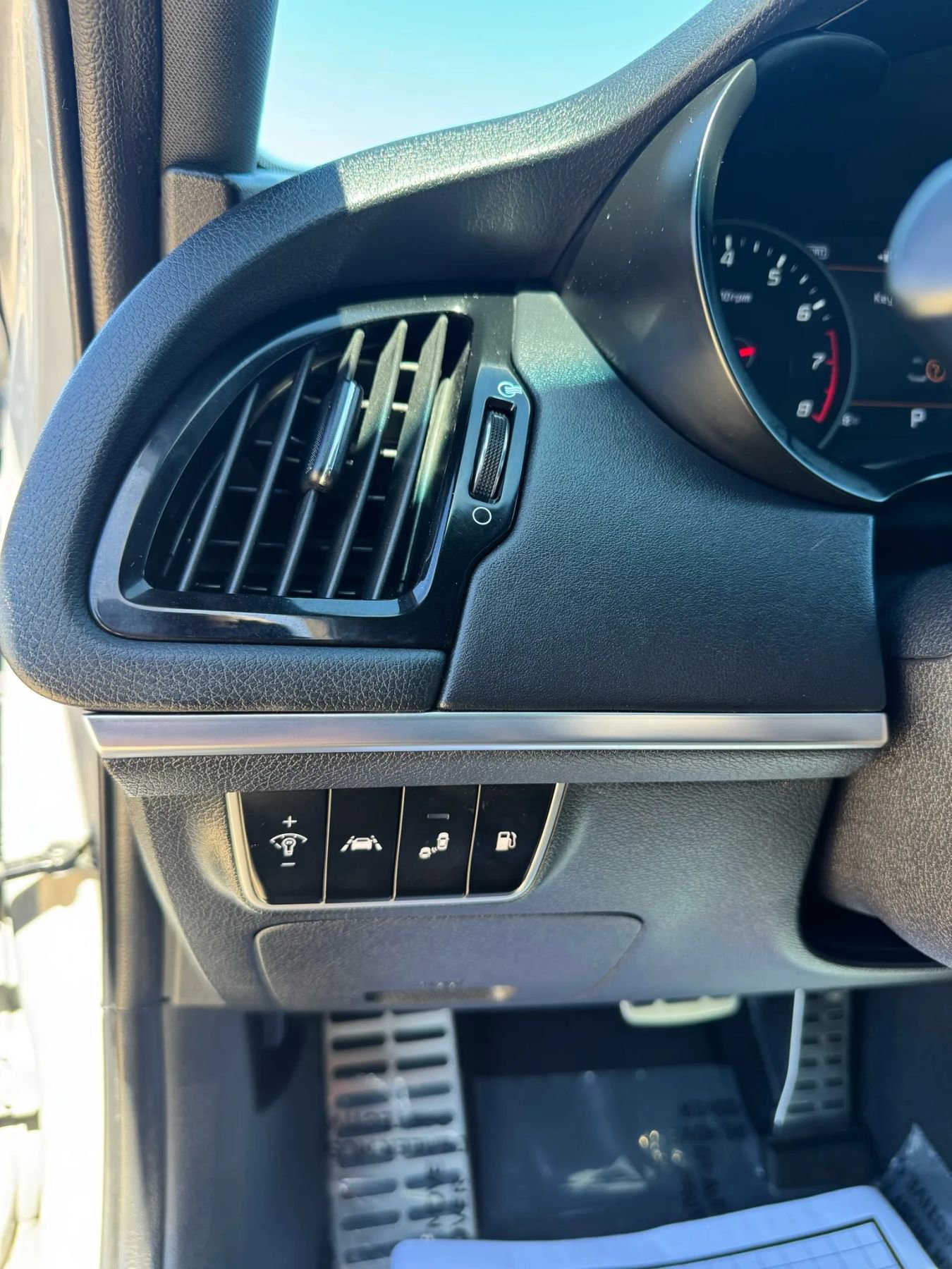 Used 2019 Kia Stinger GT1 image 27