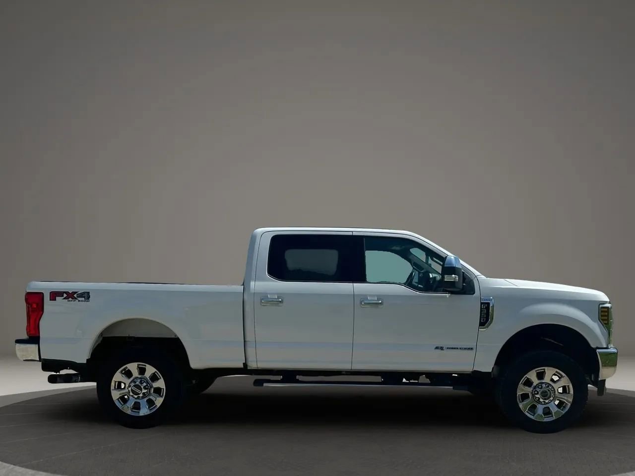 Used 2018 Ford F350 Lariat w/ Chrome Package AWD/4WD image 4