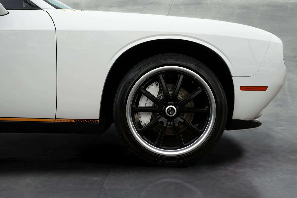 Used 2019 Dodge Challenger SXT RWD image 9
