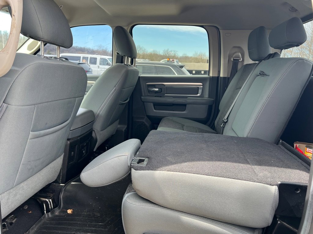 Used 2018 RAM 2500 SLT w/ Luxury Group AWD/4WD image 9