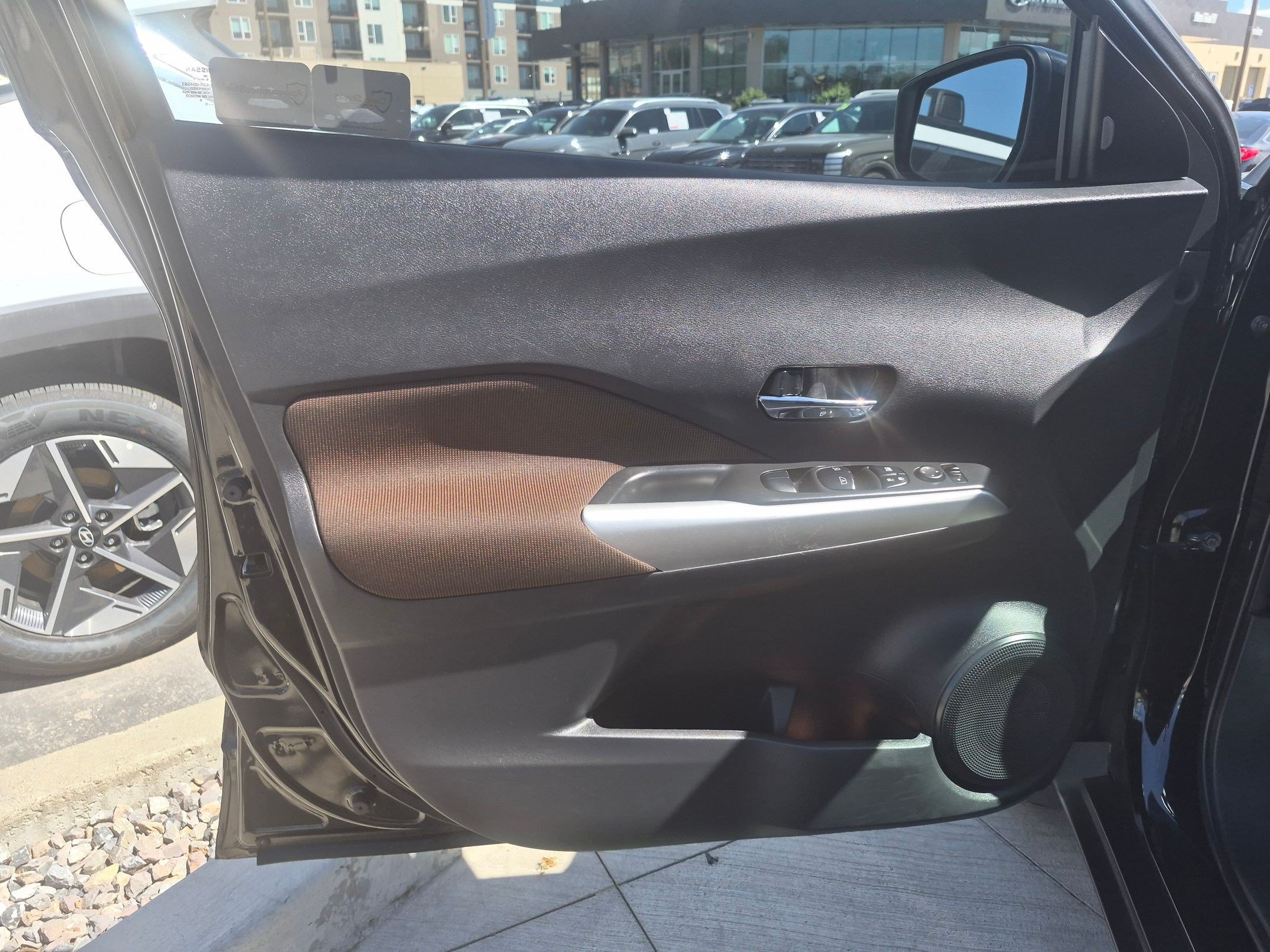 Used 2019 Nissan Kicks SR w/ Exterior Package FWD image 13