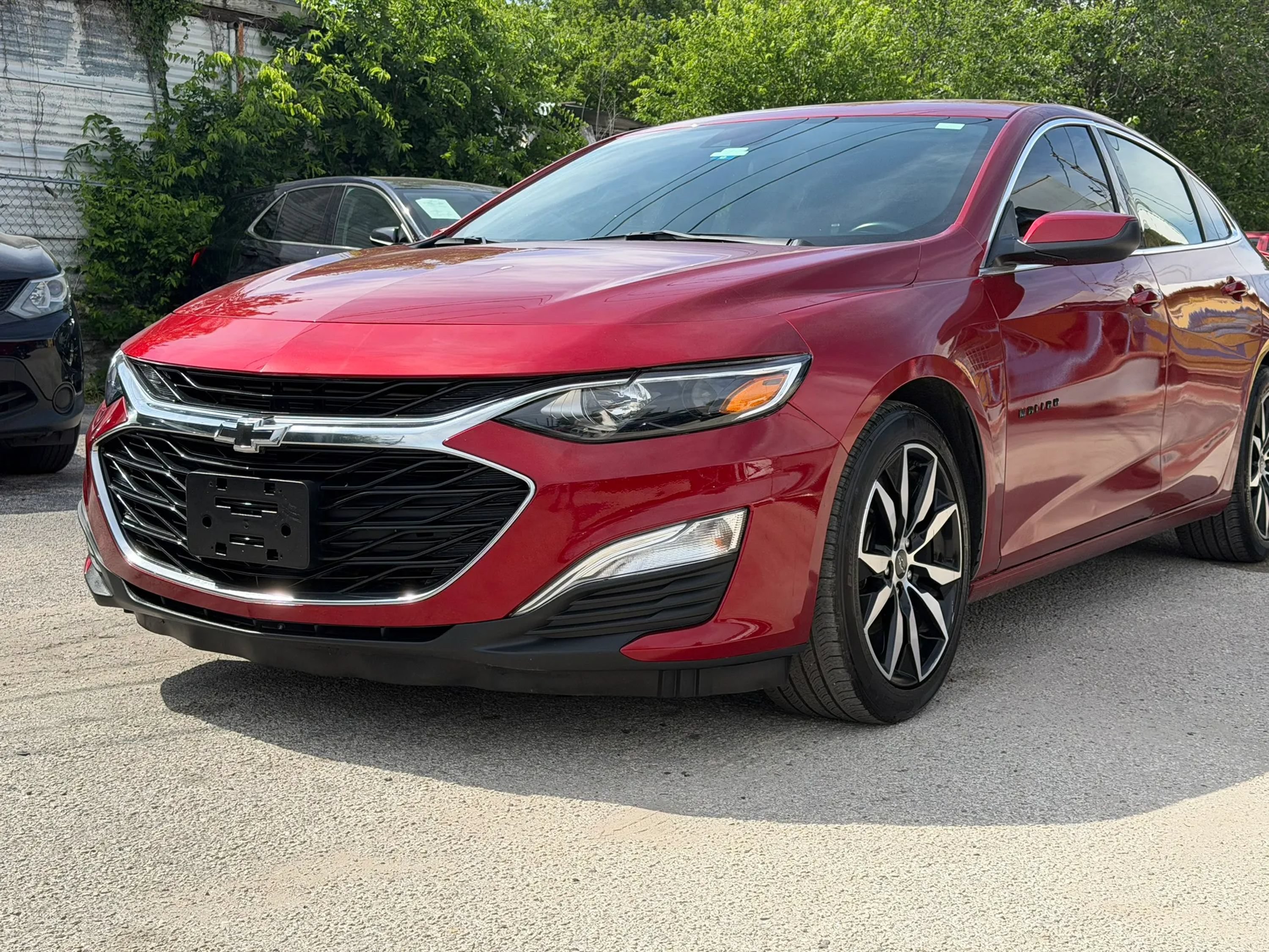 Used 2025 Chevrolet Malibu RS FWD image 2