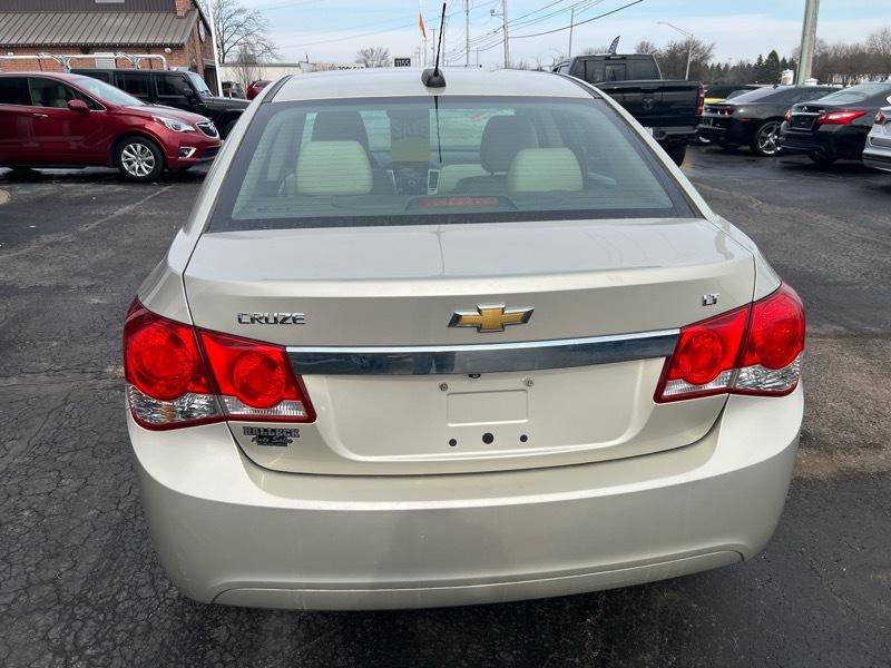 Used 2016 Chevrolet Cruze LT image 4