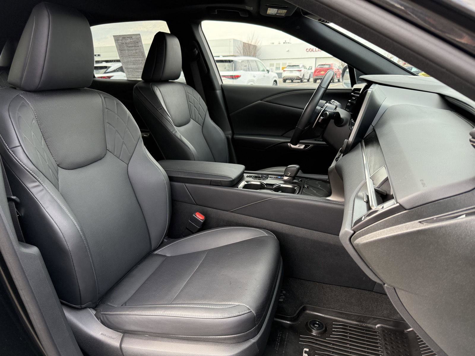 Used 2024 Lexus RX 350 Premium w/ Accessory Package (Z1) image 26