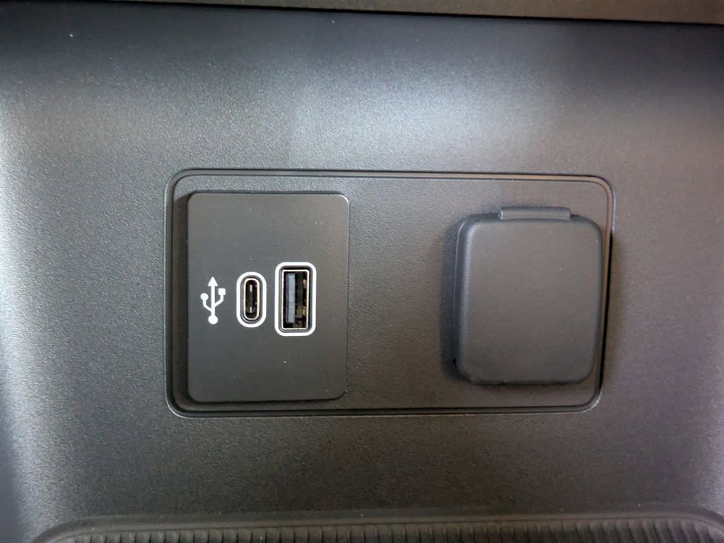 New 2026 Ford Explorer Active image 23