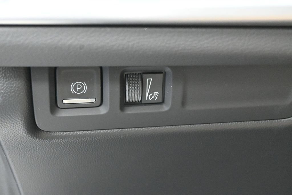 Used 2024 Cadillac XT4 Luxury FWD image 16