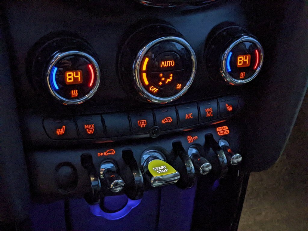 Used 2023 MINI Cooper SE image 19