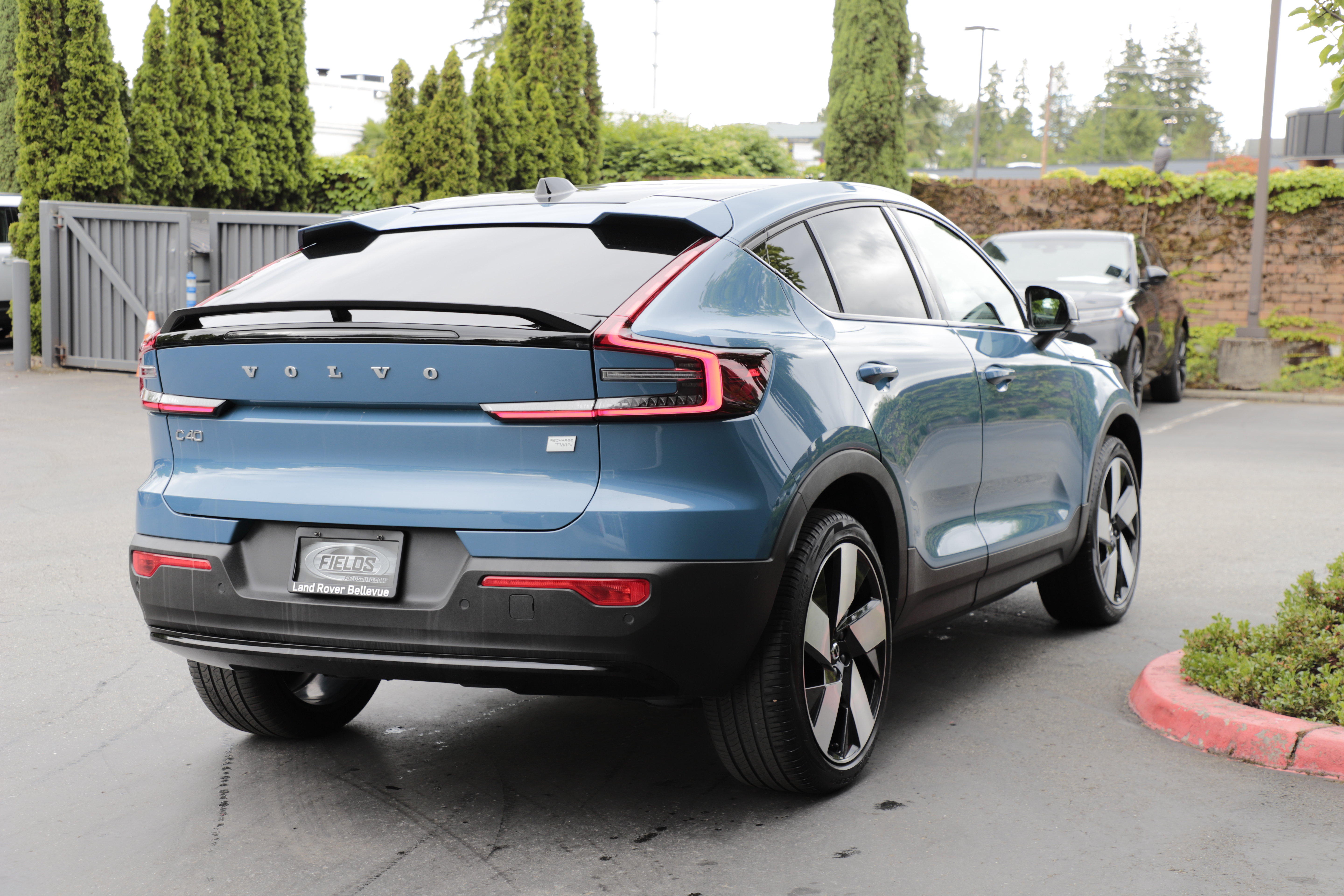 Used 2023 Volvo C40 P8 Recharge Ultimate AWD/4WD image 9