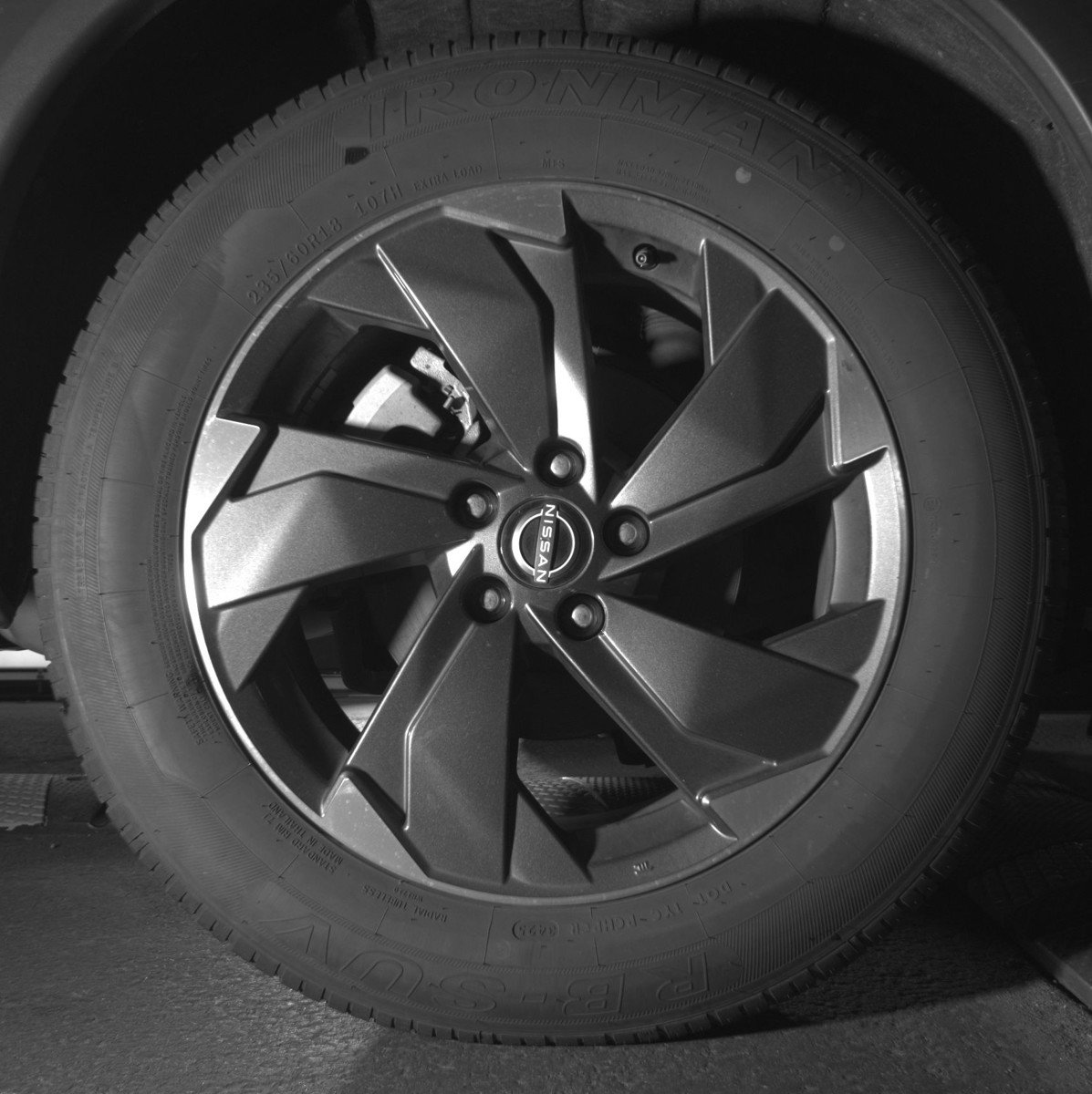 Used 2025 Nissan Rogue SV image 15