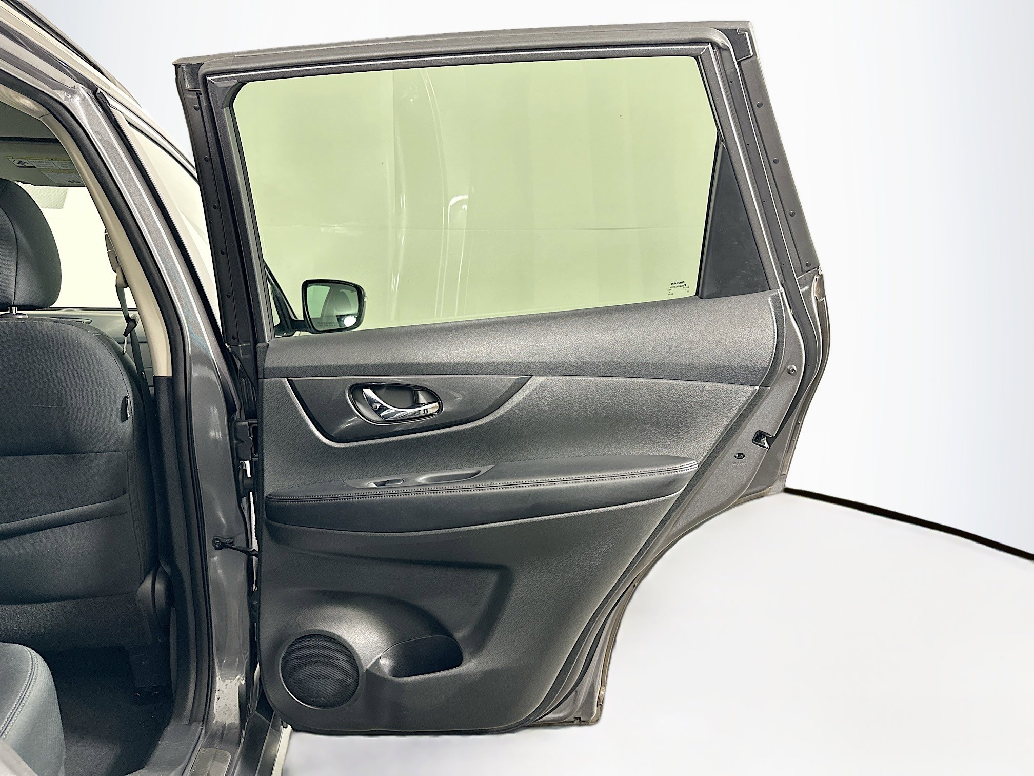 Used 2017 Nissan Rogue SV w/ Midnight Edition Package image 28