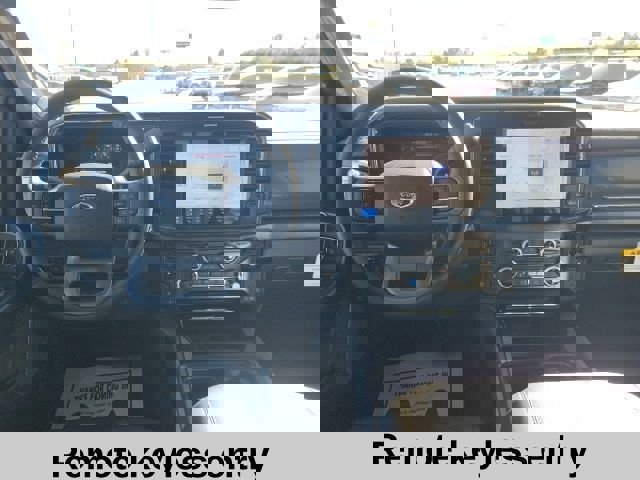 New 2026 Ford F250 Lariat w/ Black Appearance Package image 4