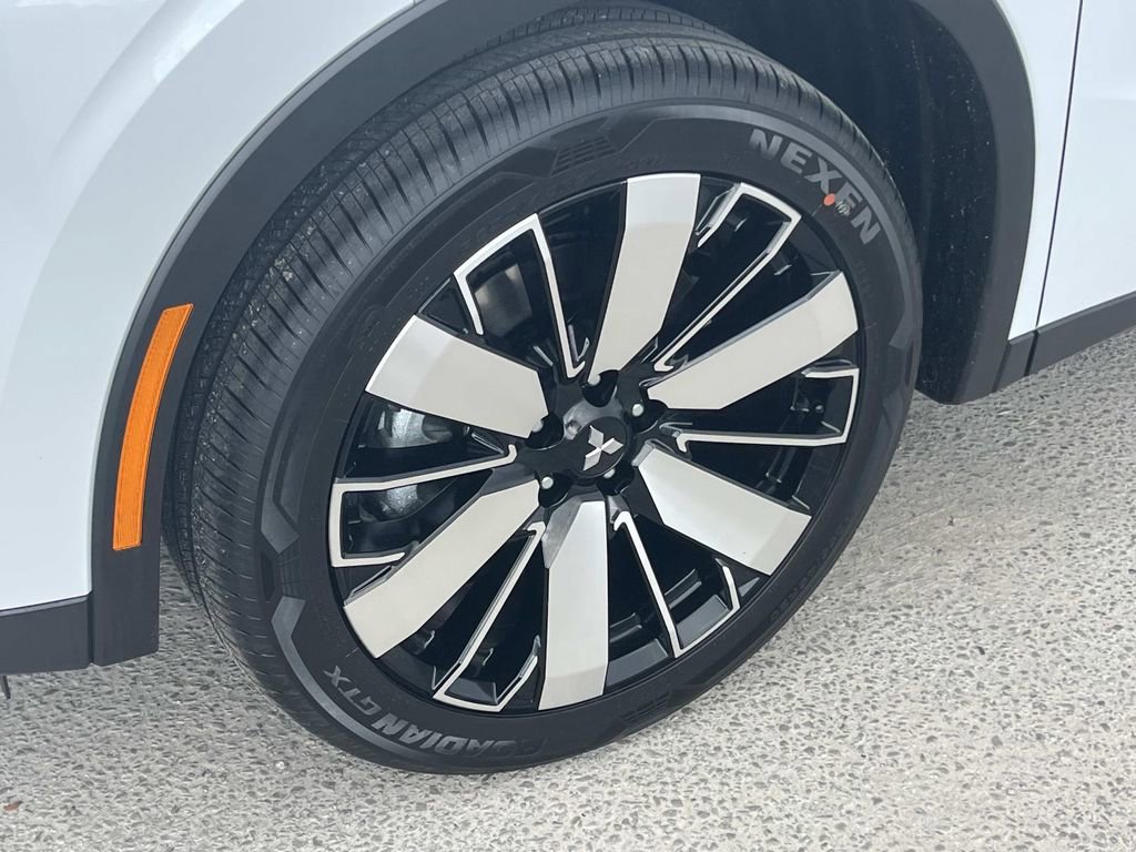 New 2026 Mitsubishi Outlander SE image 8