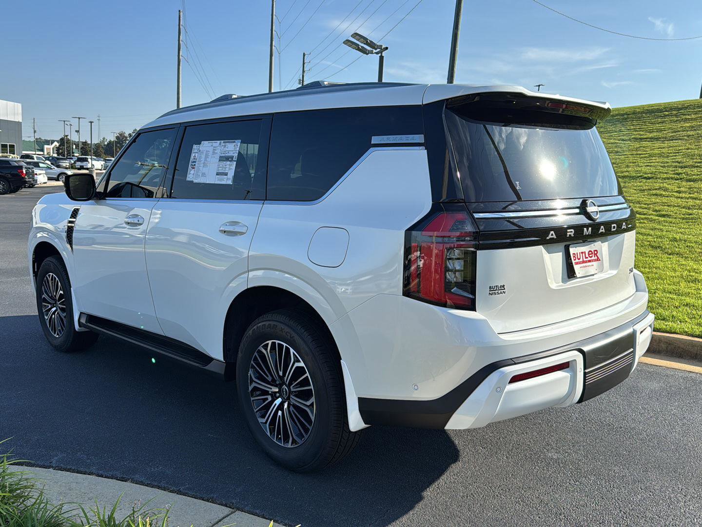 New 2026 Nissan Armada SL image 3