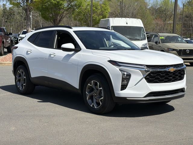 Used 2026 Chevrolet Trax LT w/ Sunroof Package image 15