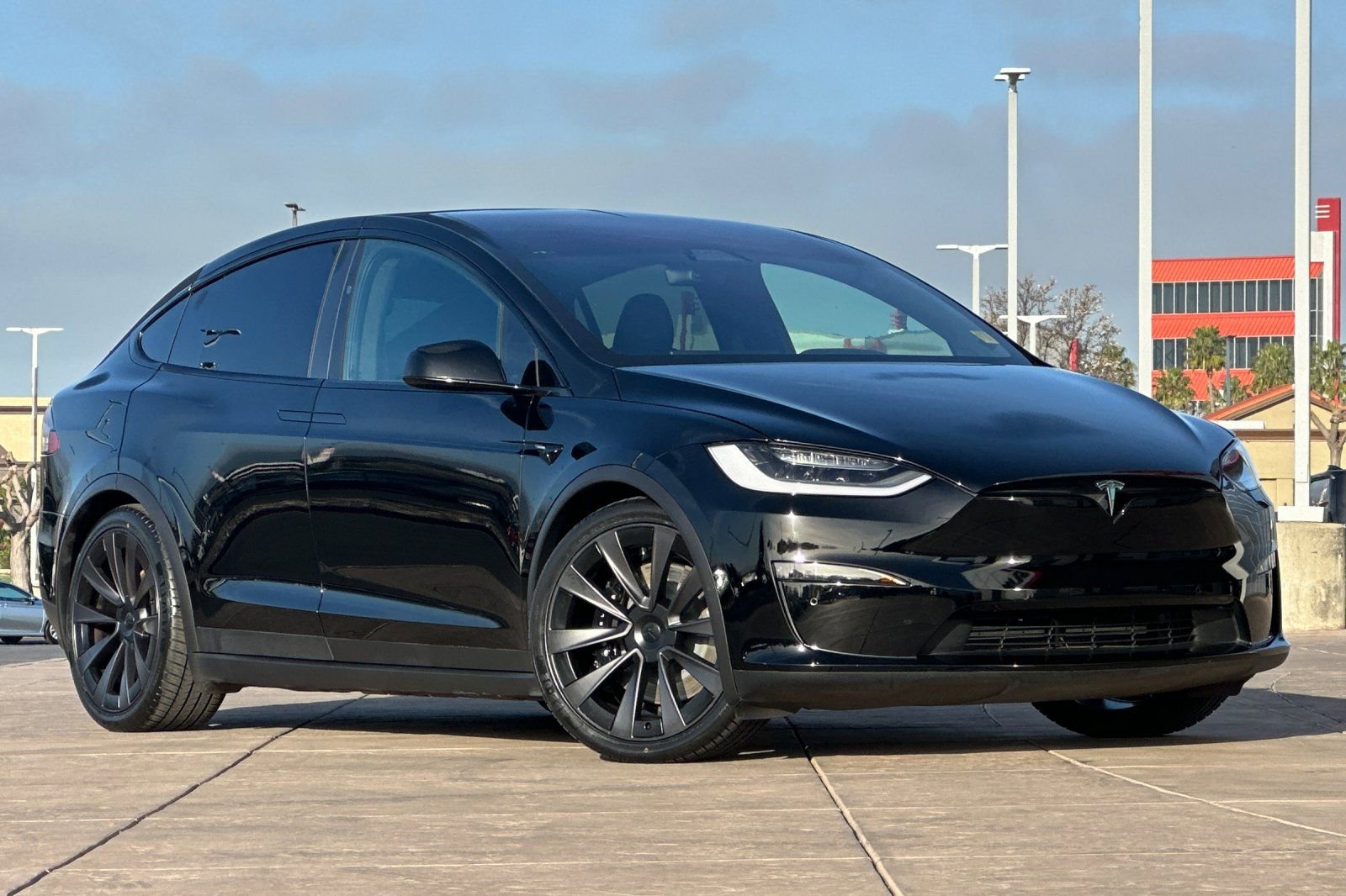 Used 2022 Tesla Model X Plaid video 2